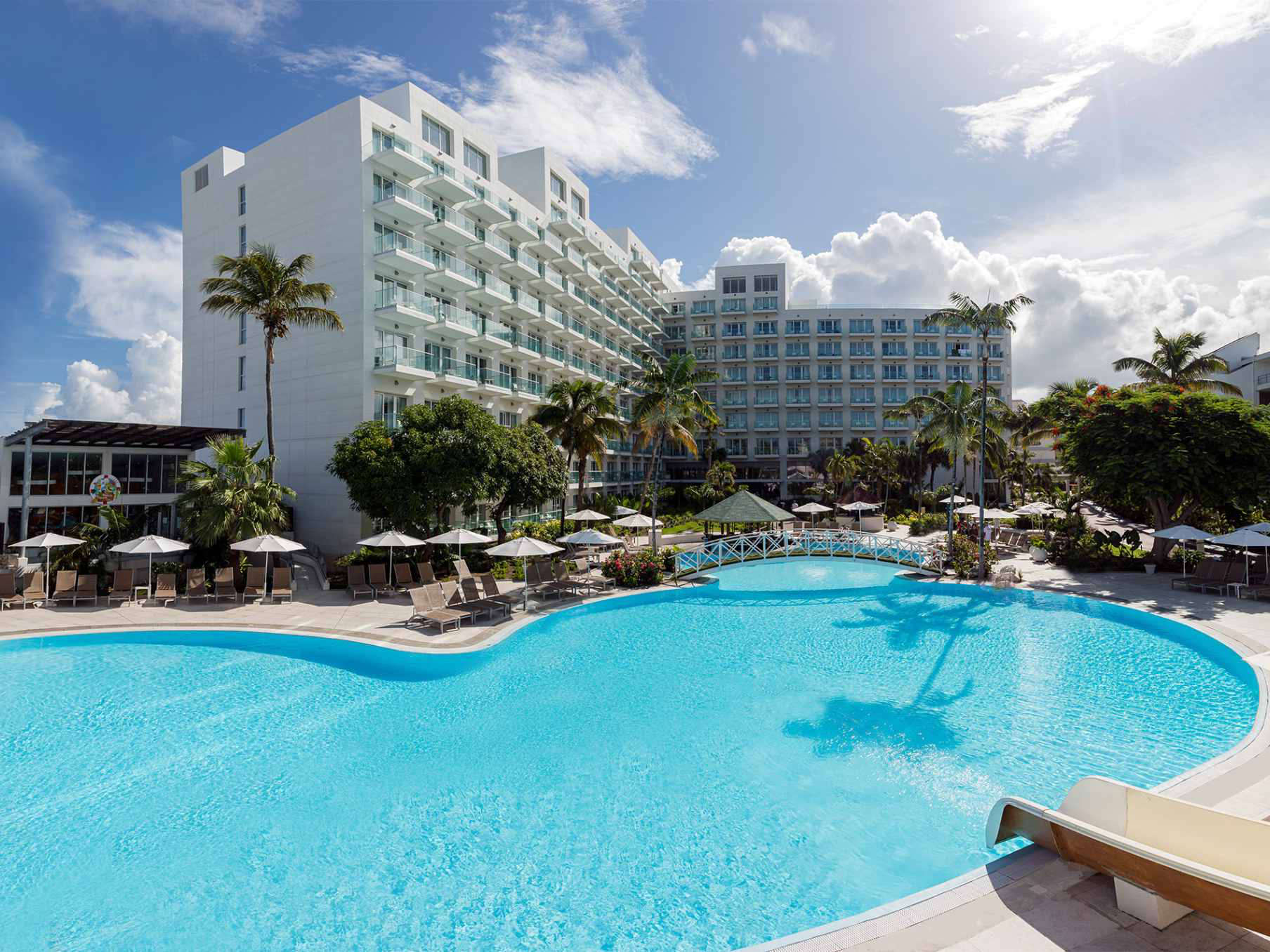 oasis pool in st maarten