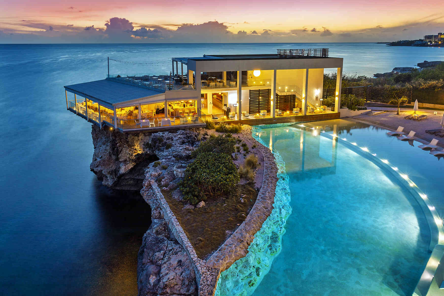 OP_FB_AzulRestaurant-A oasis pool st maarten