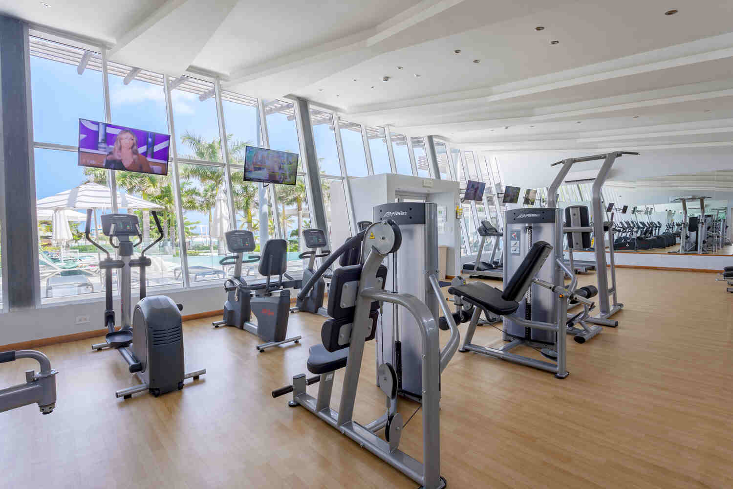 OP_Fitness_Gym fitness center st maarten