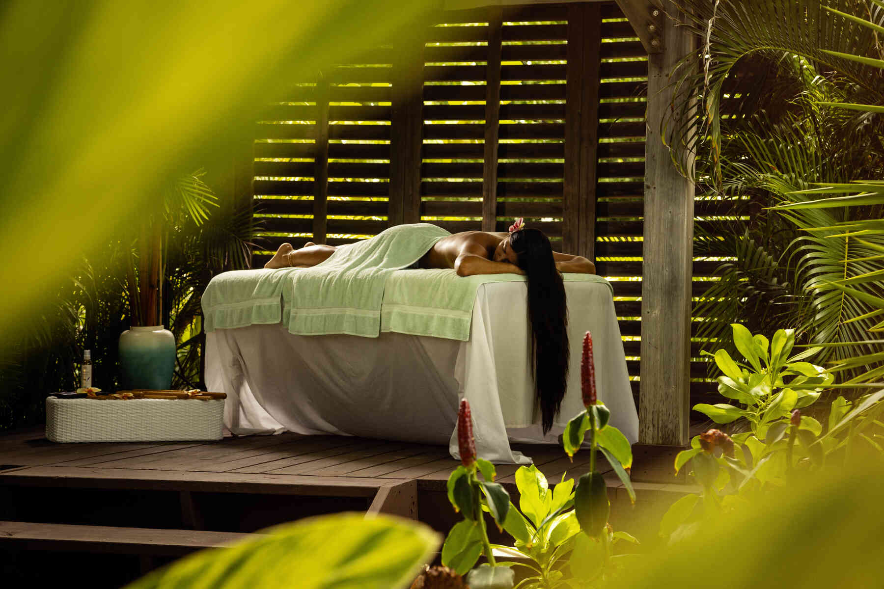 SPA_SerenitySpa_ZenGarden_Massage_02 ocean point pool in st maarten
