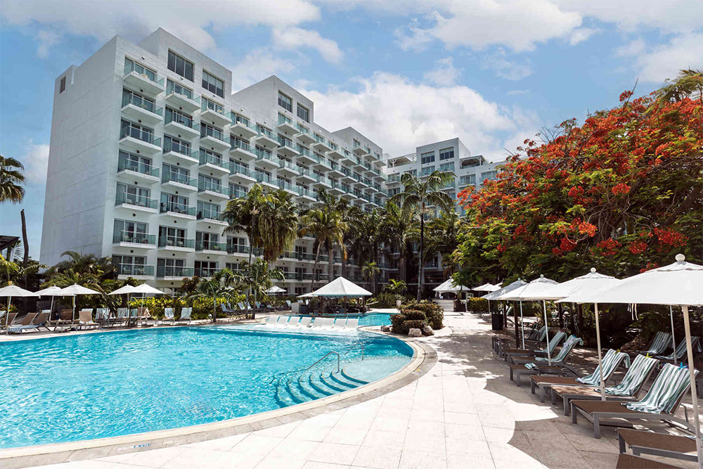maho-beach-landing oasis pool st maarten