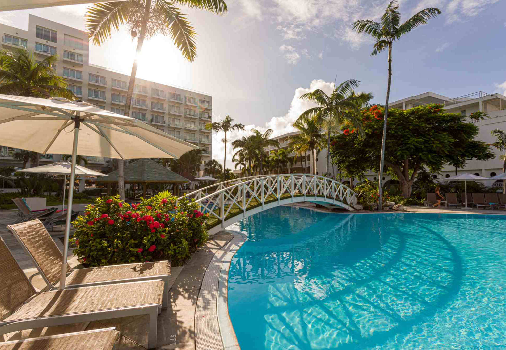 oasis pool st maarten